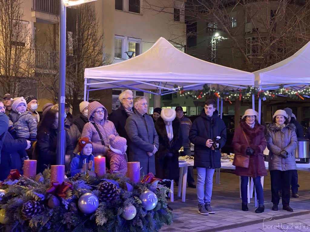 Fellobbant a szeretet lángja 31